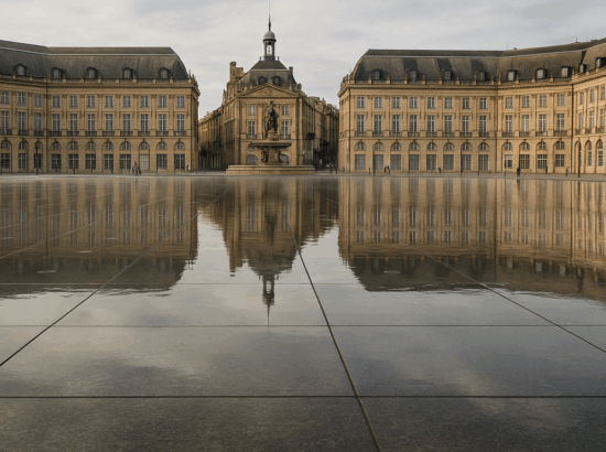 Miroir d’eau Bordeaux : guide complet pour profiter du site le plus emblématique de la ville